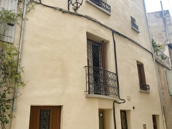 Immeuble de rapport rénové à Orange en centre-ville, 2 logements à vendre