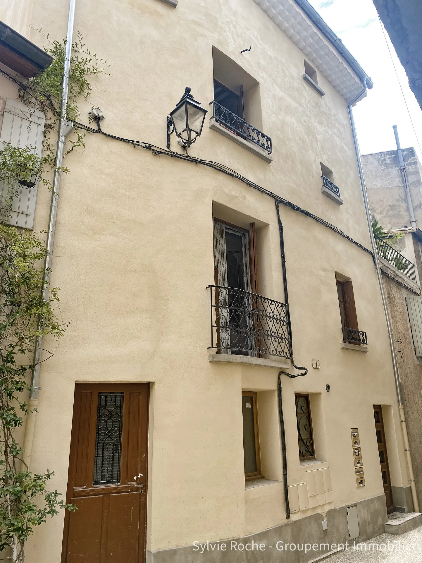 Immeuble de rapport rénové à Orange en centre-ville, 2 logements à vendre 