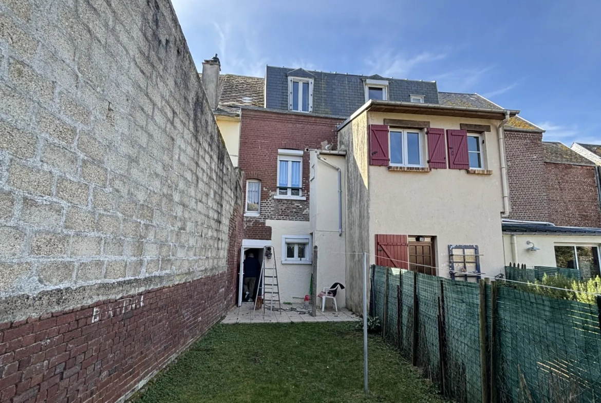 Maison de ville avec garage à Ault proche mer et commerces 