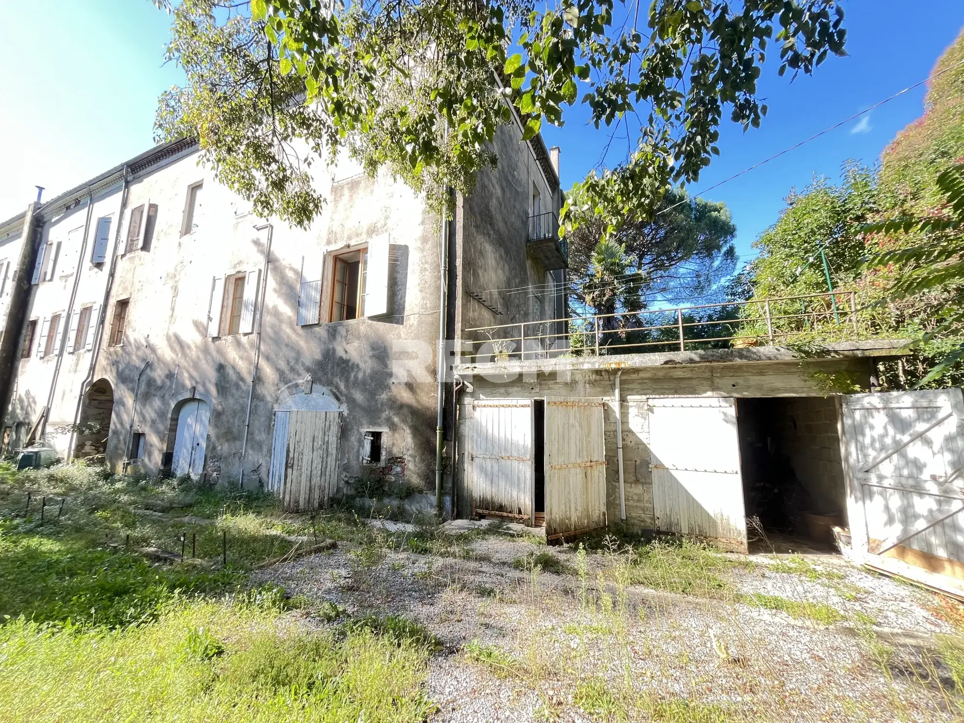Belle maison bourgeoise 9 pièces avec cave et terrain à Saint-Jean-de-Valeriscle 