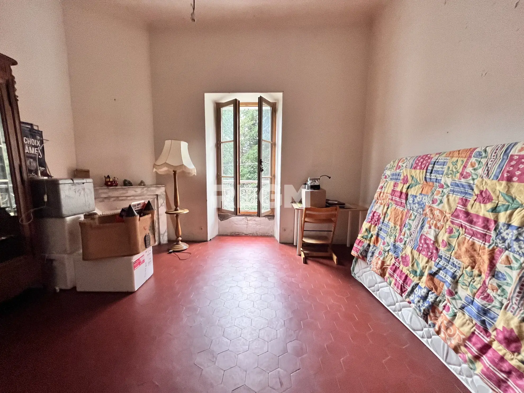 Belle maison bourgeoise 9 pièces avec cave et terrain à Saint-Jean-de-Valeriscle 