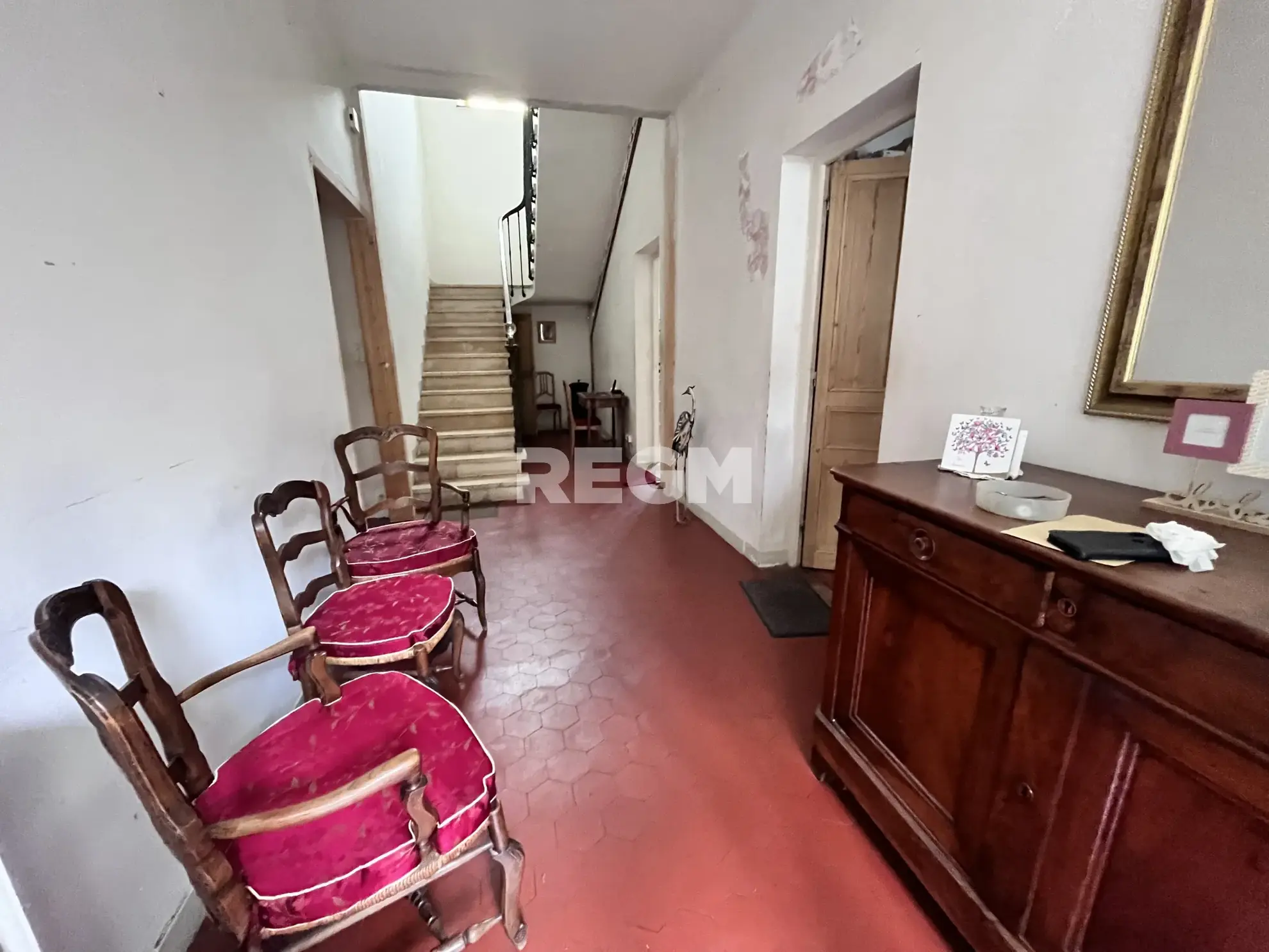 Belle maison bourgeoise 9 pièces avec cave et terrain à Saint-Jean-de-Valeriscle 