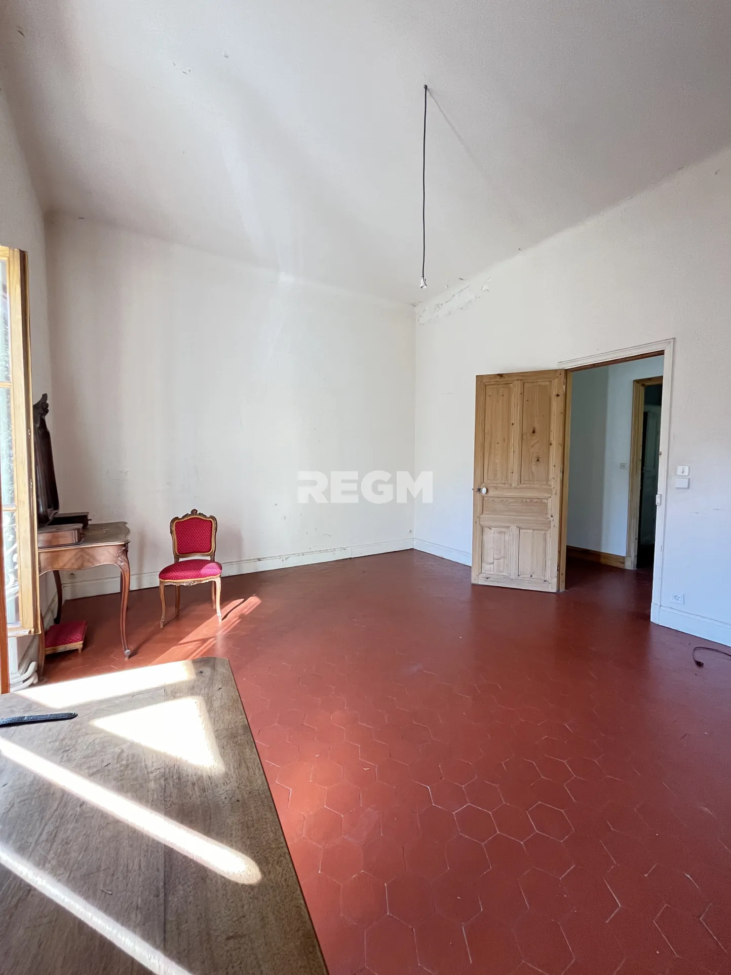Belle maison bourgeoise 9 pièces avec cave et terrain à Saint-Jean-de-Valeriscle 
