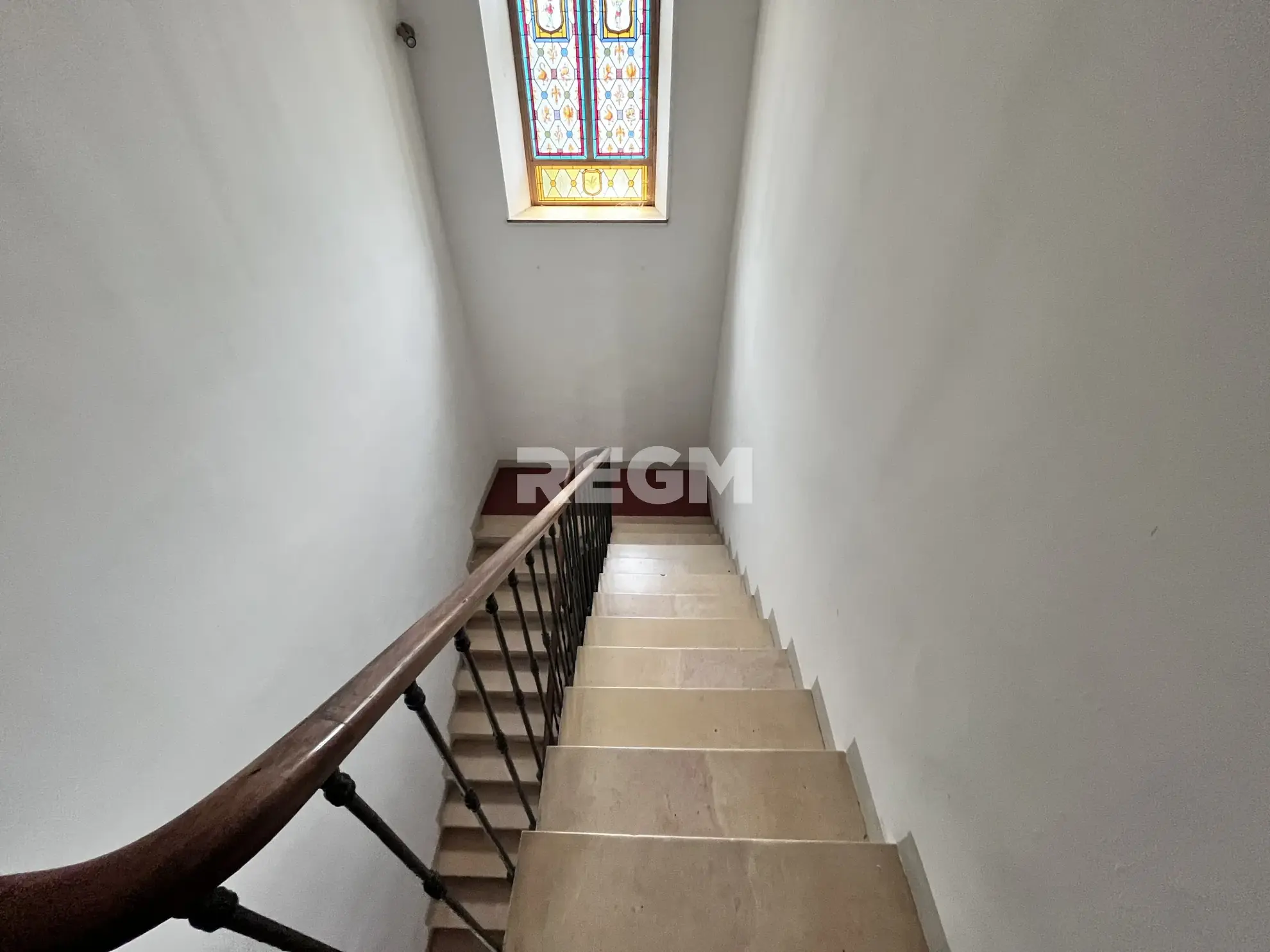 Belle maison bourgeoise 9 pièces avec cave et terrain à Saint-Jean-de-Valeriscle 