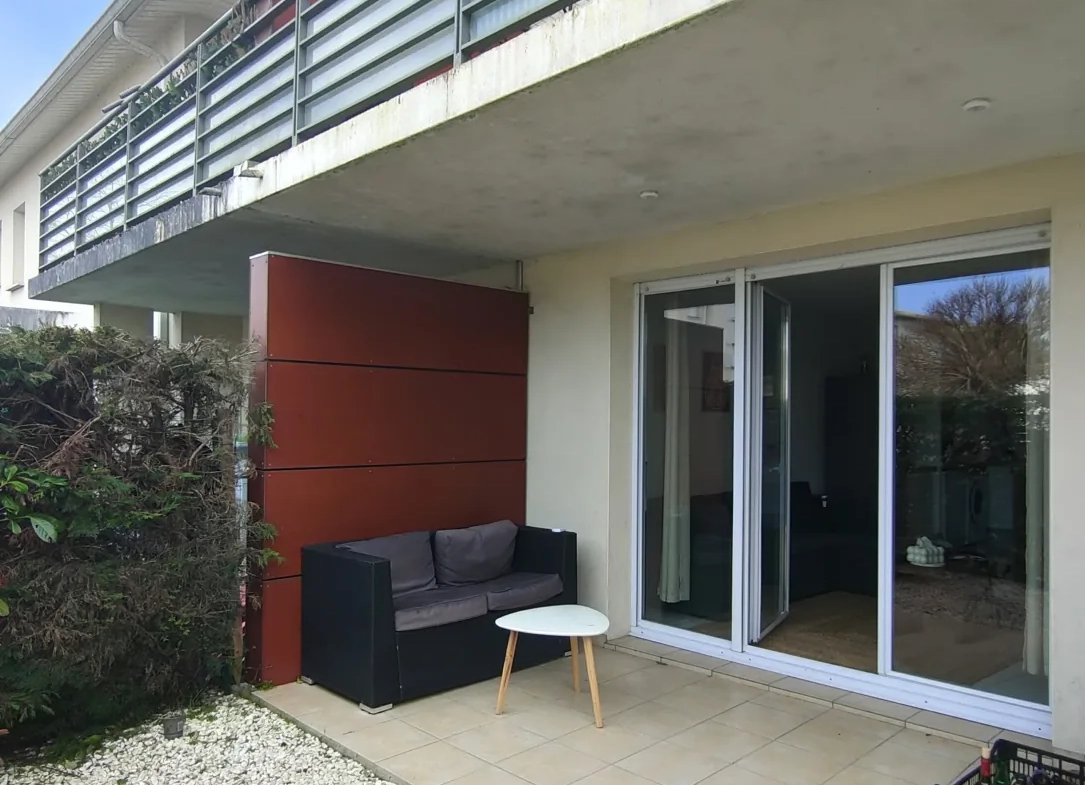 Appartement T2 en rez-de-jardin à Saint-Macaire avec Terrasse – Investissement rentable 