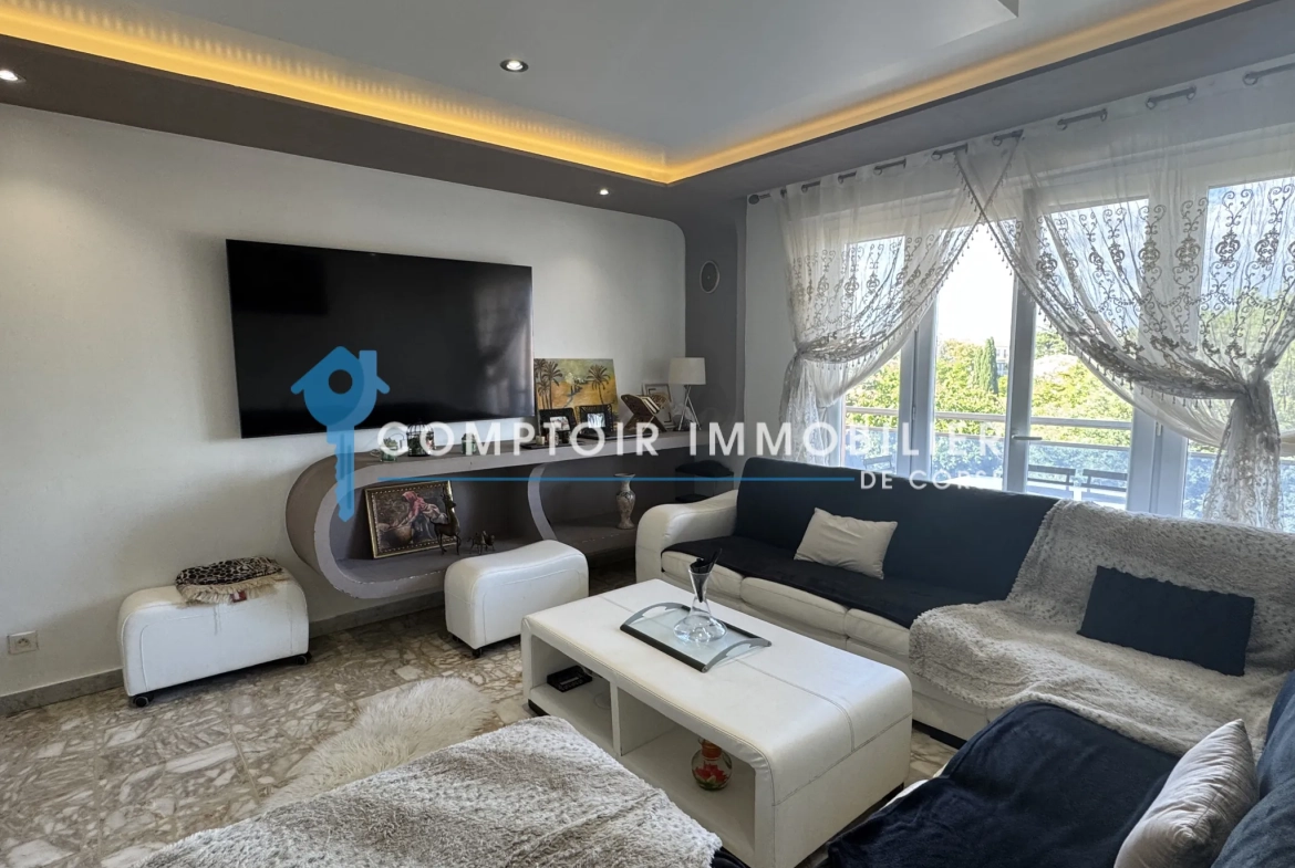 Appartement T4 à Ghisonaccia avec potentiel de transformation en T3, proche plages et commodités 
