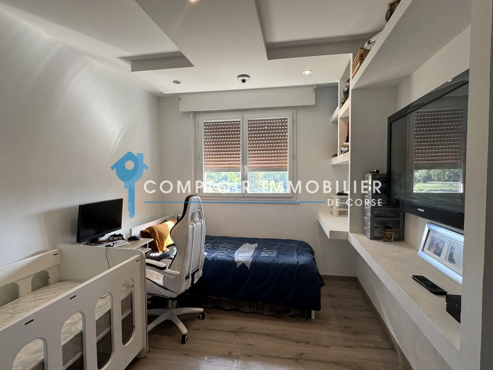 Appartement T4 à Ghisonaccia avec potentiel de transformation en T3, proche plages et commodités 