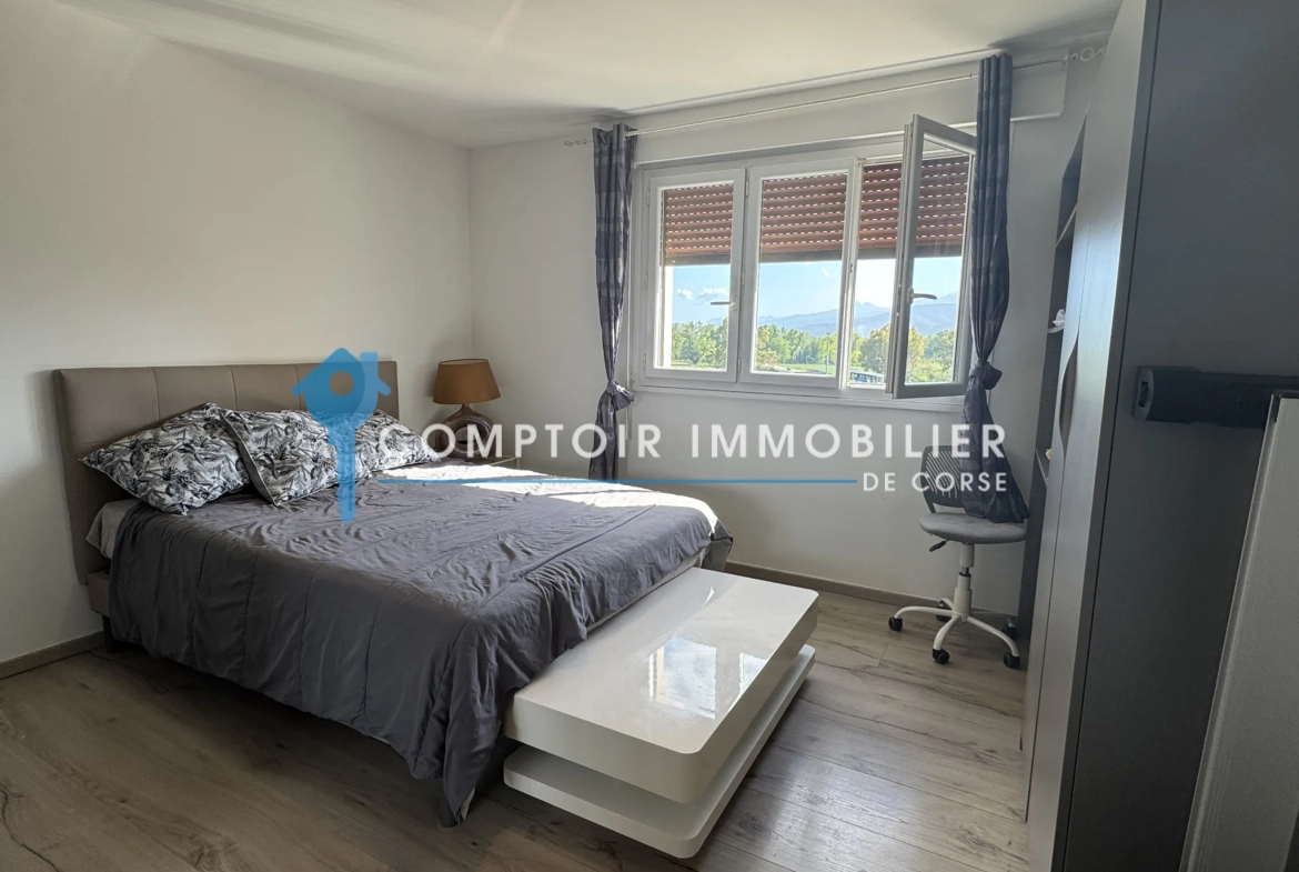 Appartement T4 à Ghisonaccia avec potentiel de transformation en T3, proche plages et commodités 