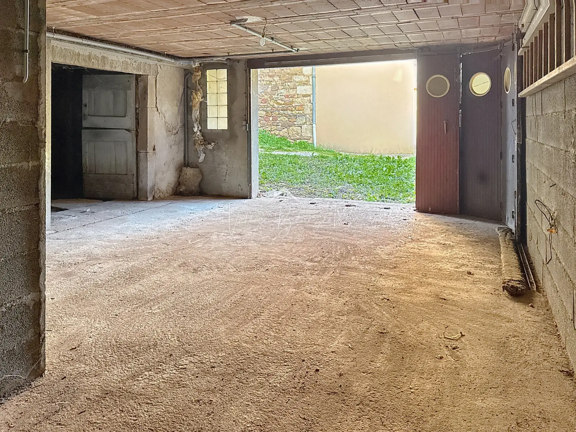 Maison T4 à rénover avec jardin en bord de rivière à Vabres-l’Abbaye 