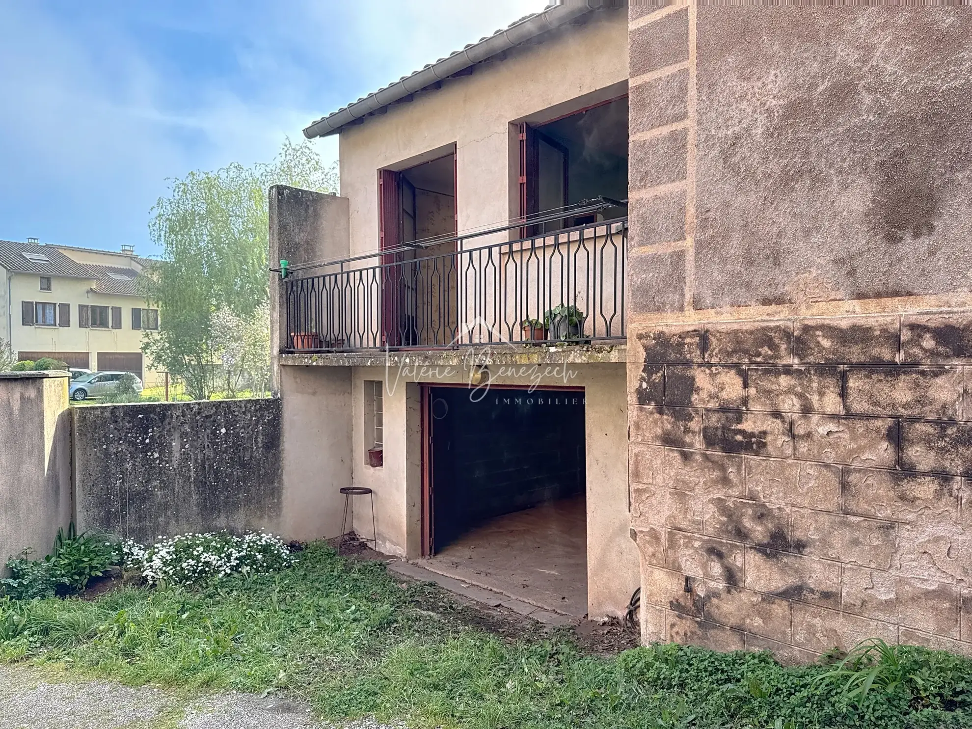 Maison T4 à rénover avec jardin en bord de rivière à Vabres-l’Abbaye 