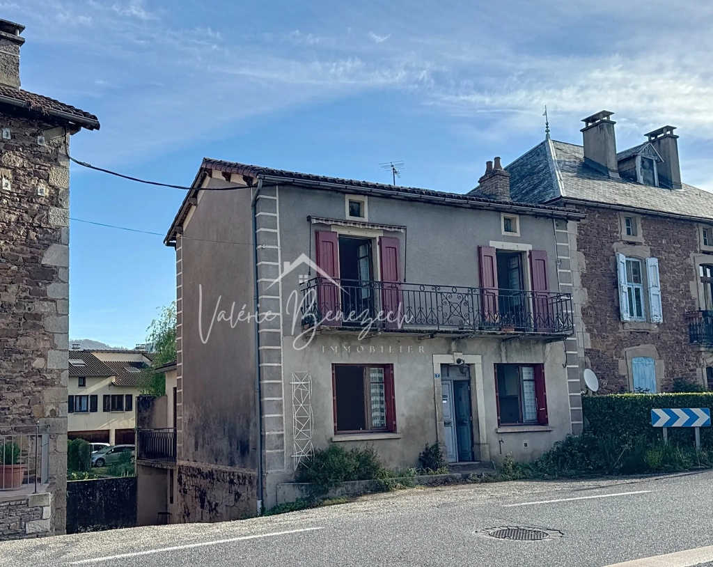 Maison T4 à rénover avec jardin en bord de rivière à Vabres-l’Abbaye