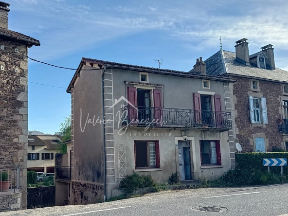 Maison T4 à rénover avec jardin en bord de rivière à Vabres-l’Abbaye
