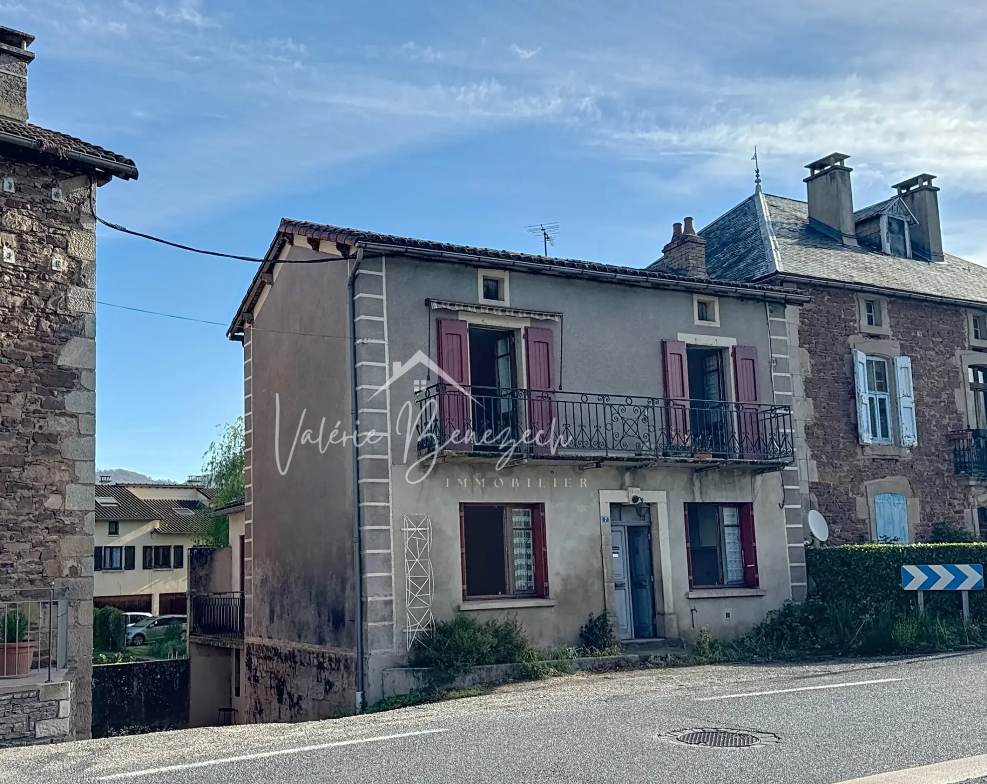 Maison T4 à rénover avec jardin en bord de rivière à Vabres-l’Abbaye 