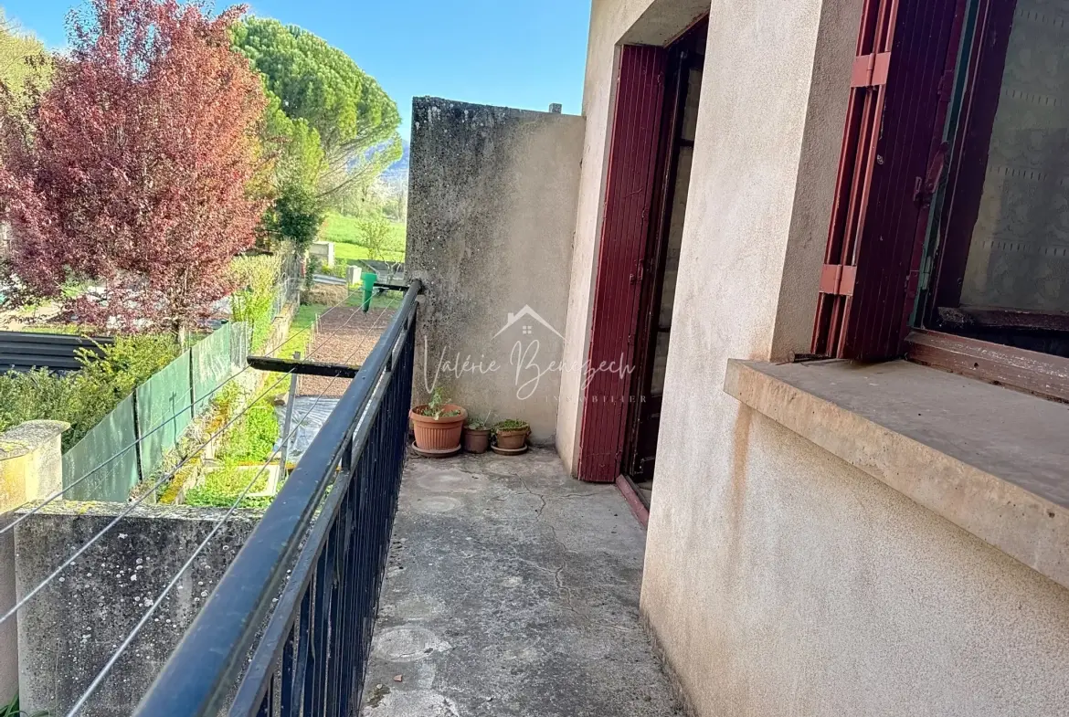 Maison T4 à rénover avec jardin en bord de rivière à Vabres-l’Abbaye 