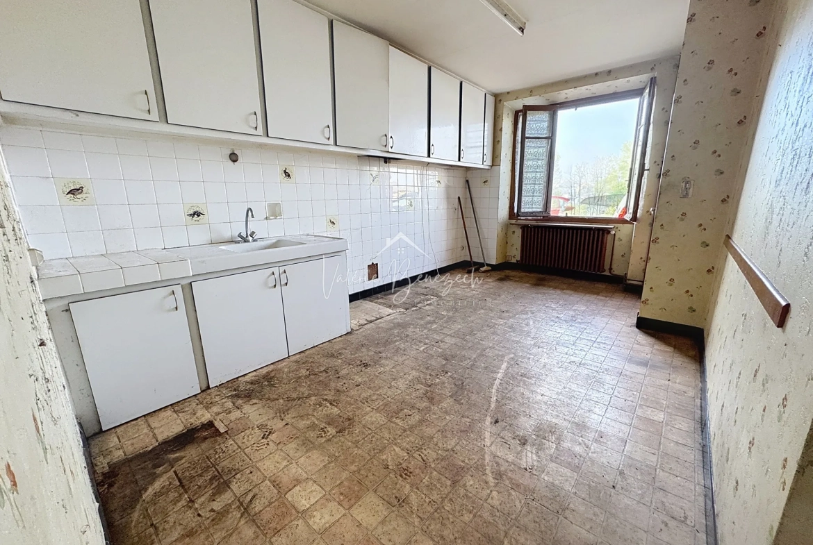 Maison T4 à rénover avec jardin en bord de rivière à Vabres-l’Abbaye 