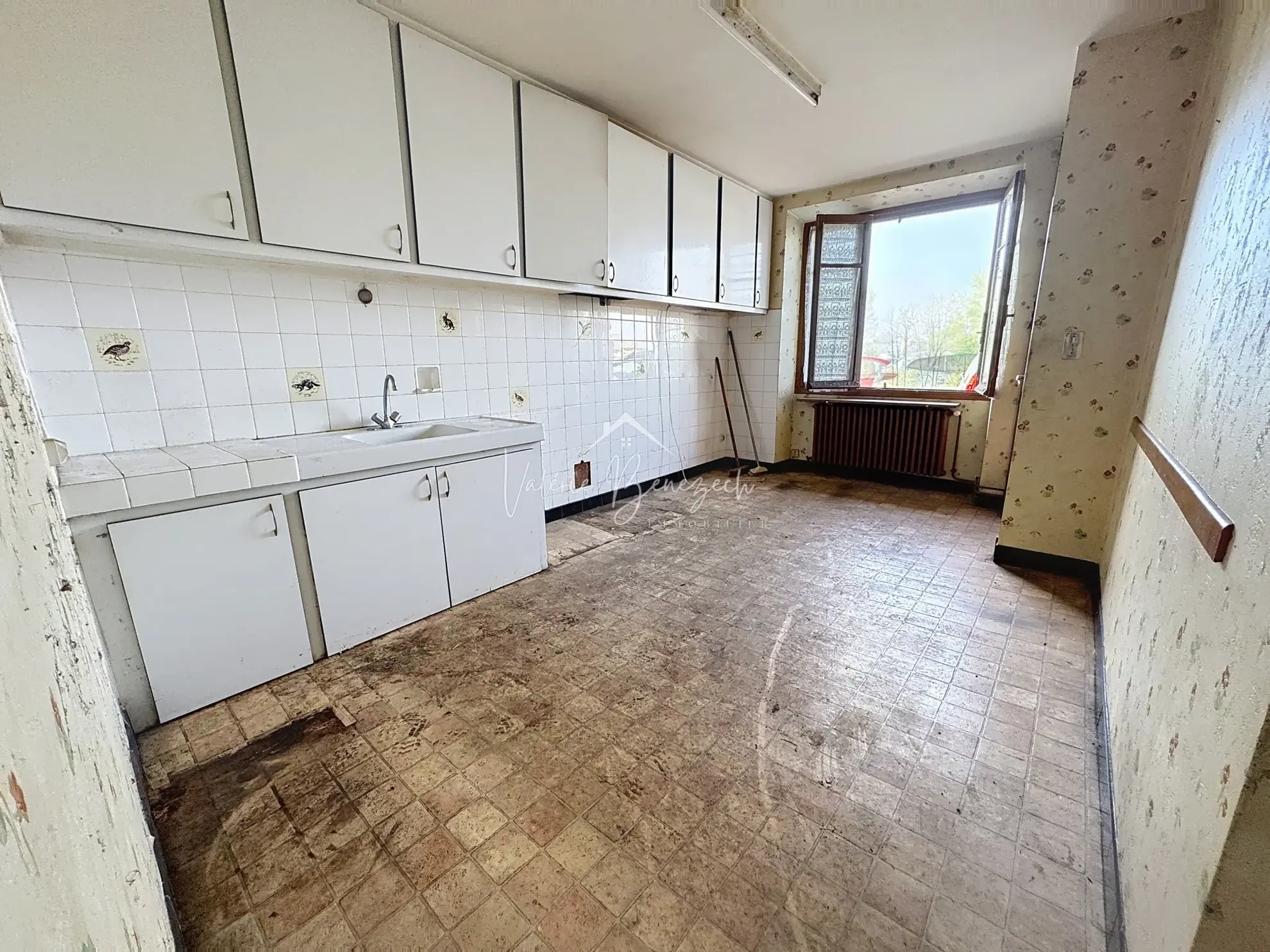 Maison T4 à rénover avec jardin en bord de rivière à Vabres-l’Abbaye 