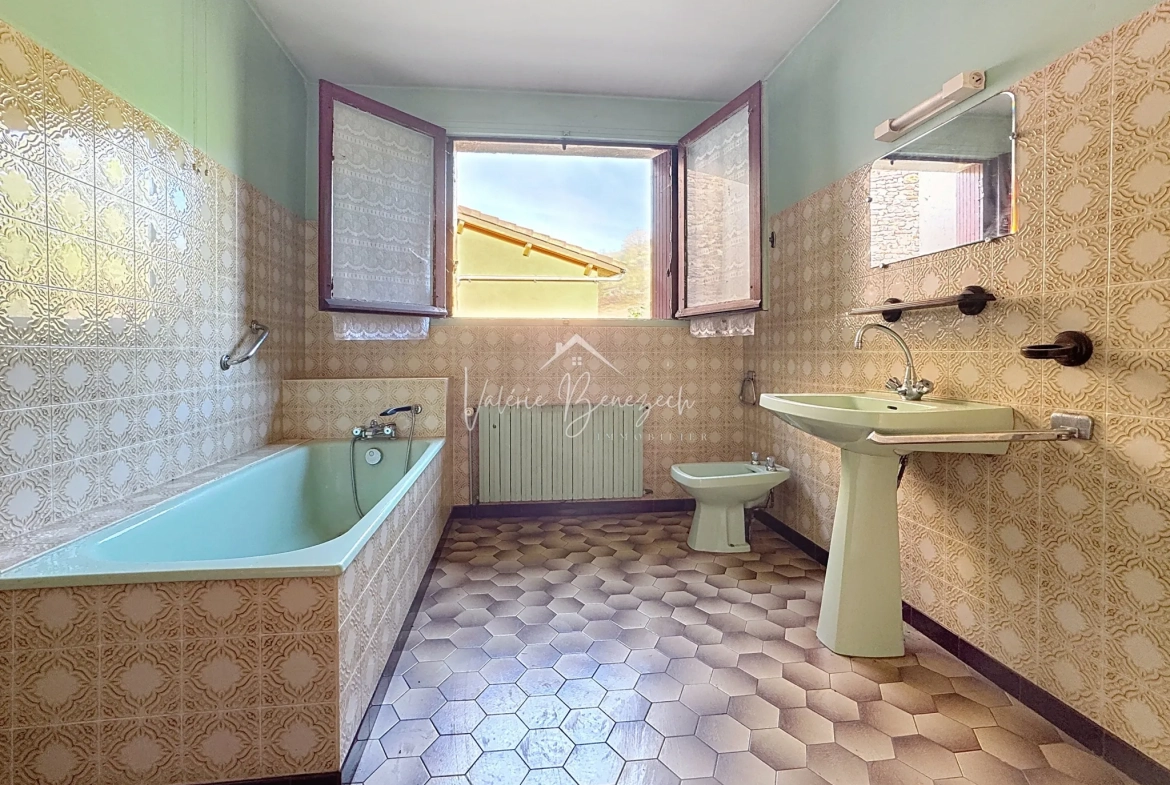 Maison T4 à rénover avec jardin en bord de rivière à Vabres-l’Abbaye 