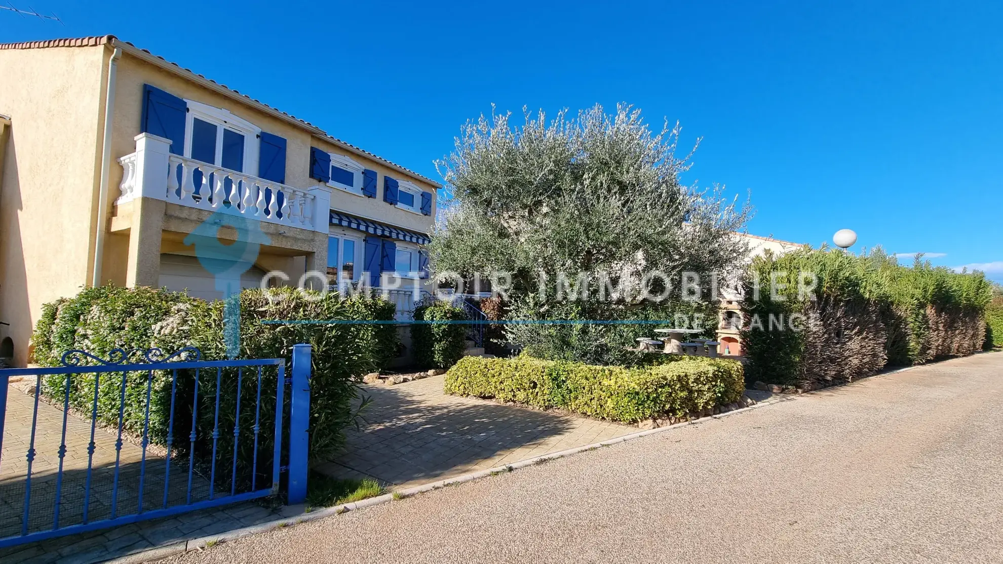 Villa 4 chambres à Vidauban dans domaine sécurisé avec piscine et services 