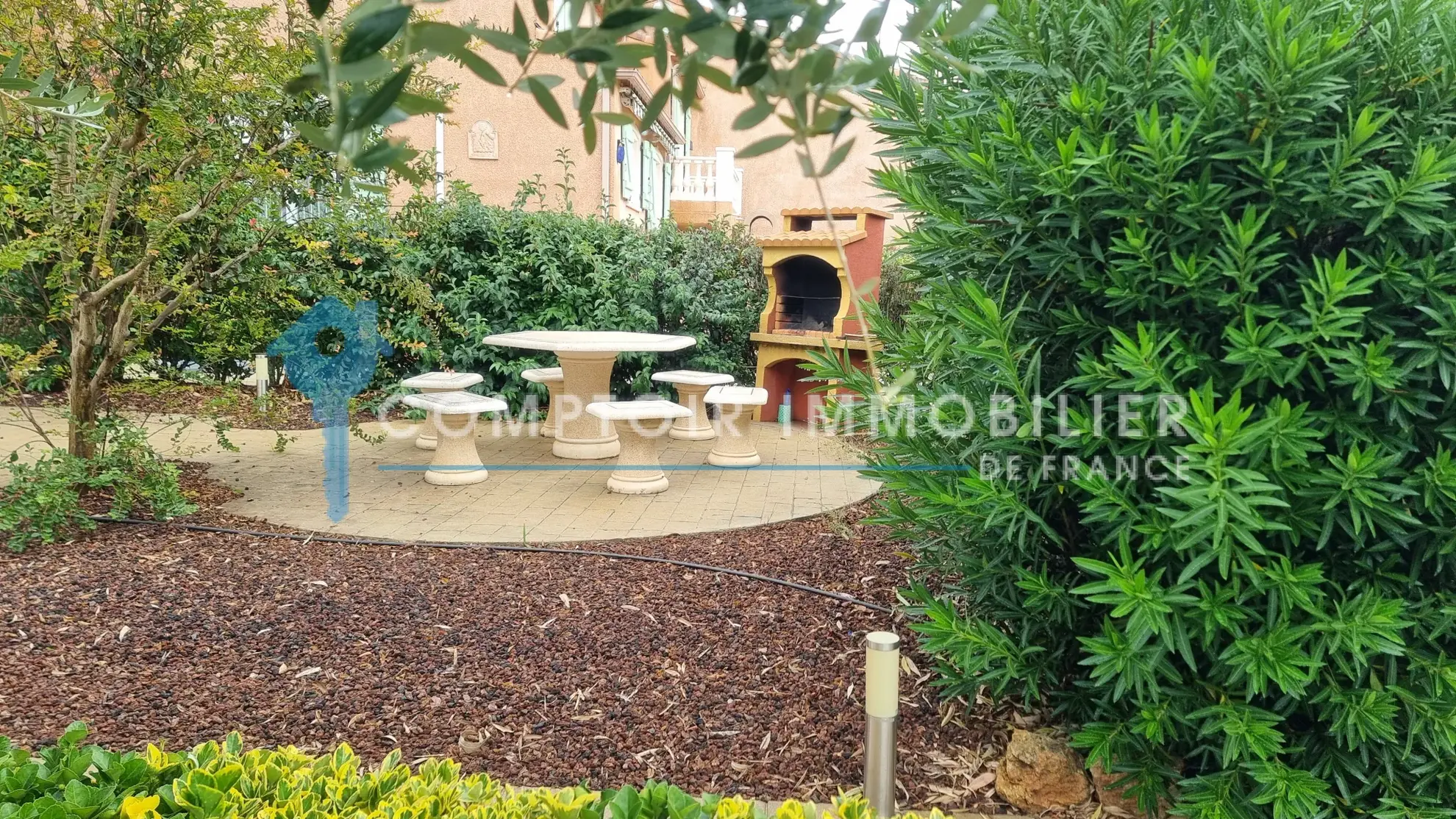 Villa 4 chambres à Vidauban dans domaine sécurisé avec piscine et services 