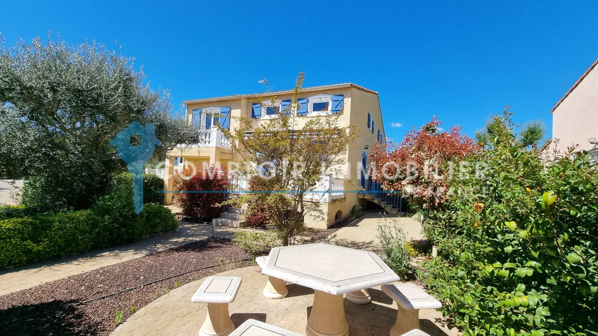 Villa 4 chambres à Vidauban dans domaine sécurisé avec piscine et services 