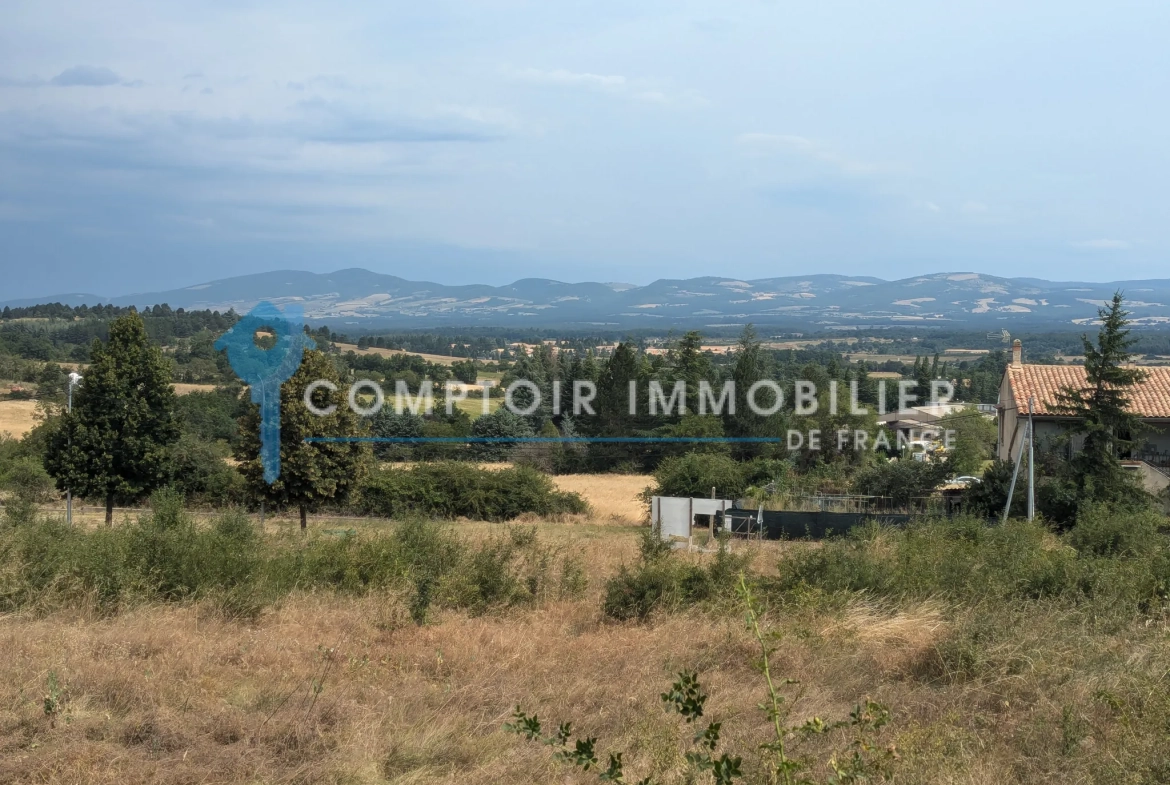 Terrain constructible de 503 m² à Saint-Christol, vue dégagée, proche du village 