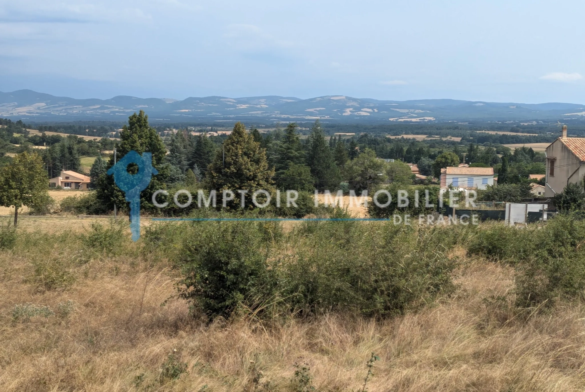 Terrain constructible de 503 m² à Saint-Christol, vue dégagée, proche du village 