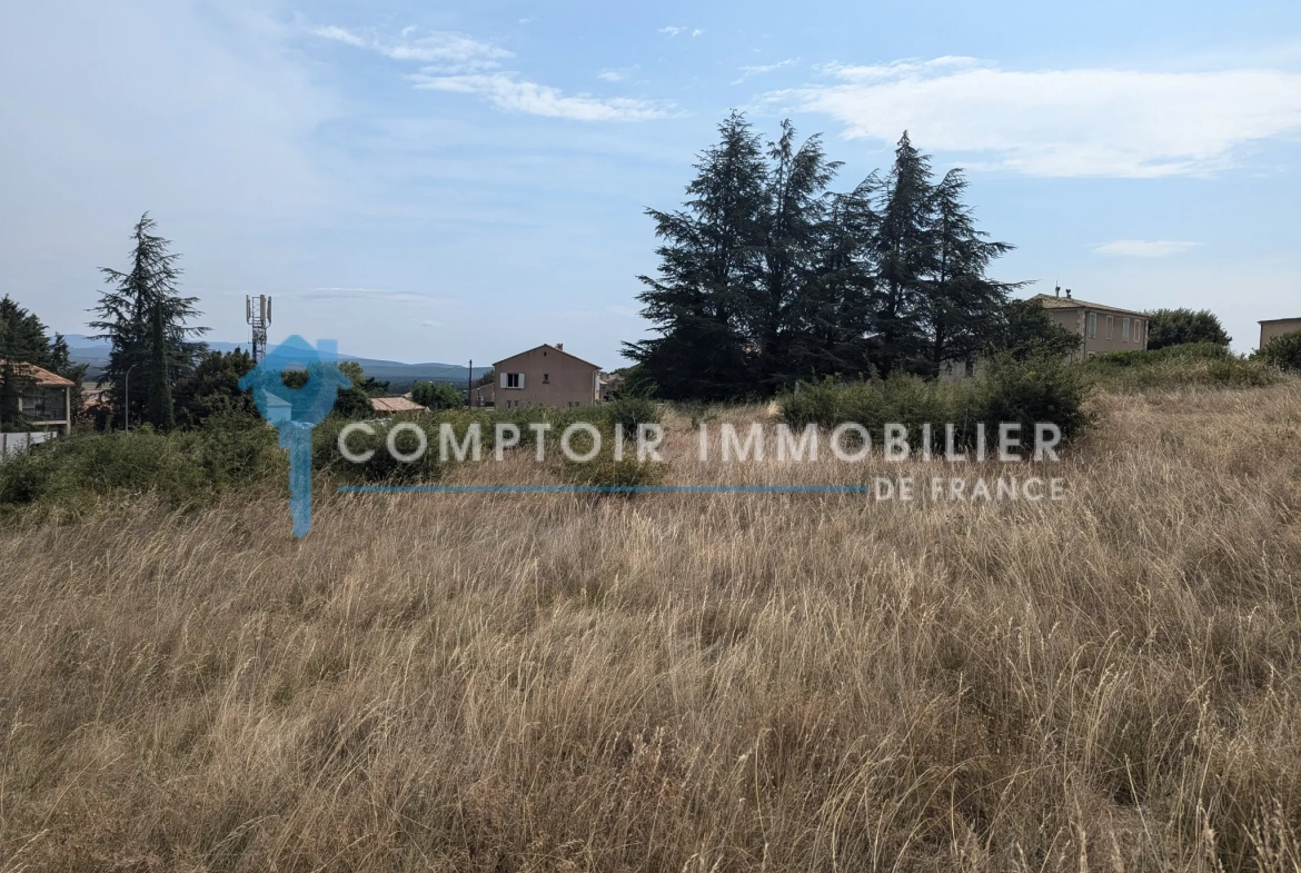 Terrain constructible de 503 m² à Saint-Christol, vue dégagée, proche du village 