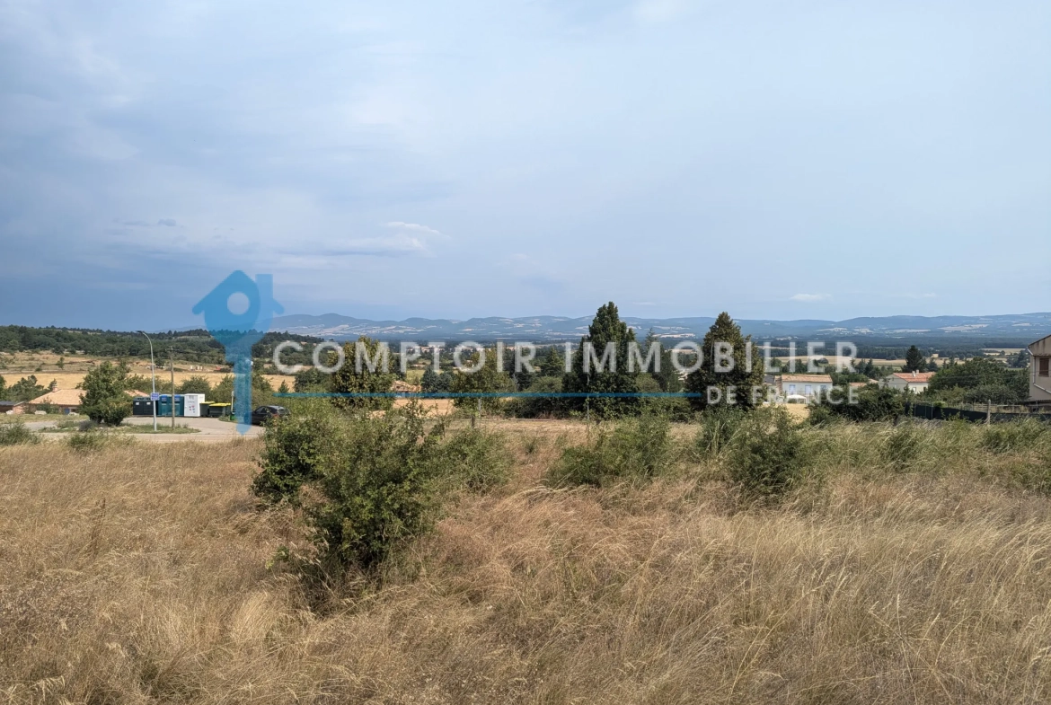 Terrain constructible de 503 m² à Saint-Christol, vue dégagée, proche du village 