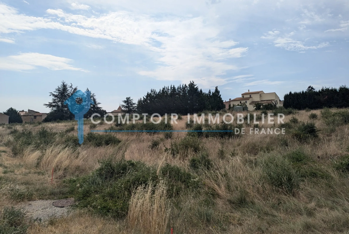 Terrain constructible de 503 m² à Saint-Christol, vue dégagée, proche du village 