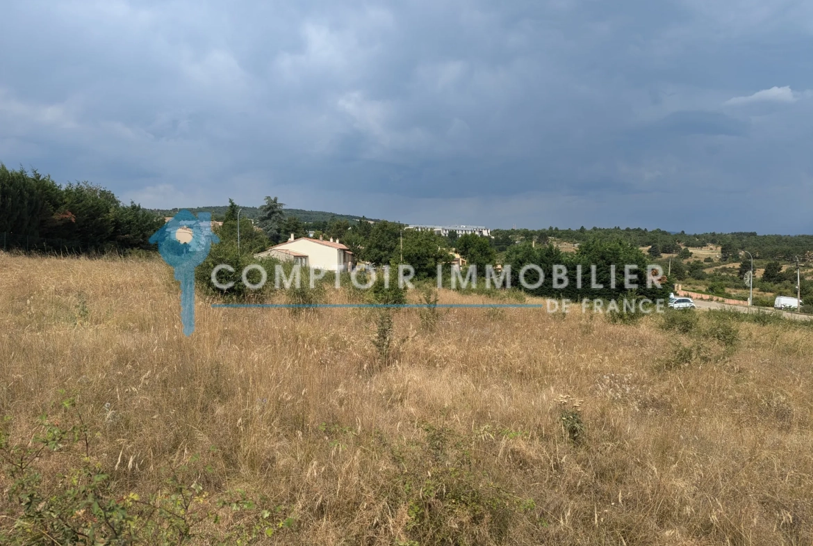 Terrain constructible de 503 m² à Saint-Christol, vue dégagée, proche du village 