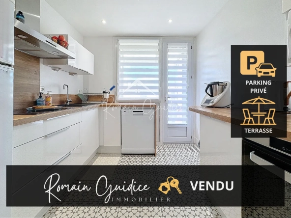 Appartement F4 de 81 m² rénové avec balcons et vue dégagée à Millau