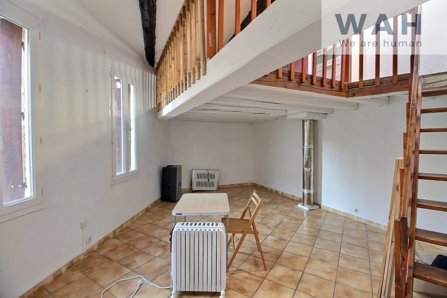 Maison de village à Fabrègues avec mezzanine et poêle à bois - Opportunité à proximité de Montpellier 