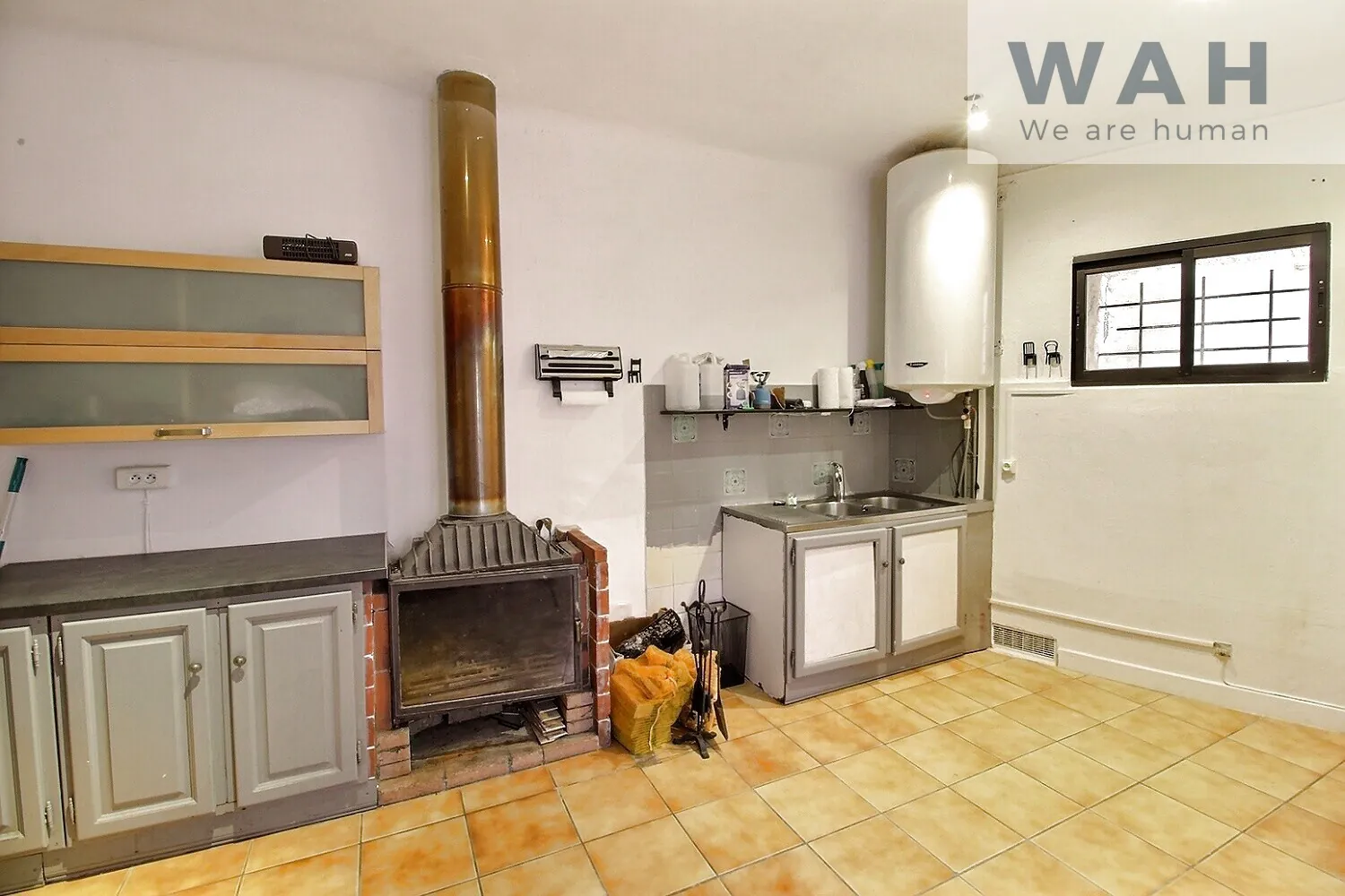 Maison de village à Fabrègues avec mezzanine et poêle à bois - Opportunité à proximité de Montpellier 