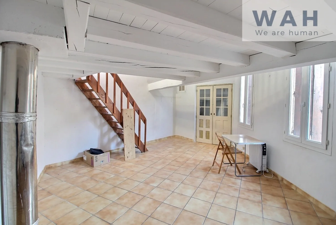 Maison de village à Fabrègues avec mezzanine et poêle à bois - Opportunité à proximité de Montpellier 