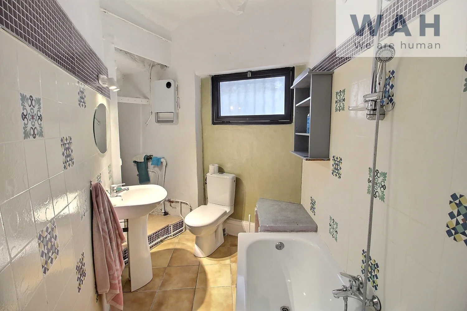 Maison de village à Fabrègues avec mezzanine et poêle à bois - Opportunité à proximité de Montpellier 