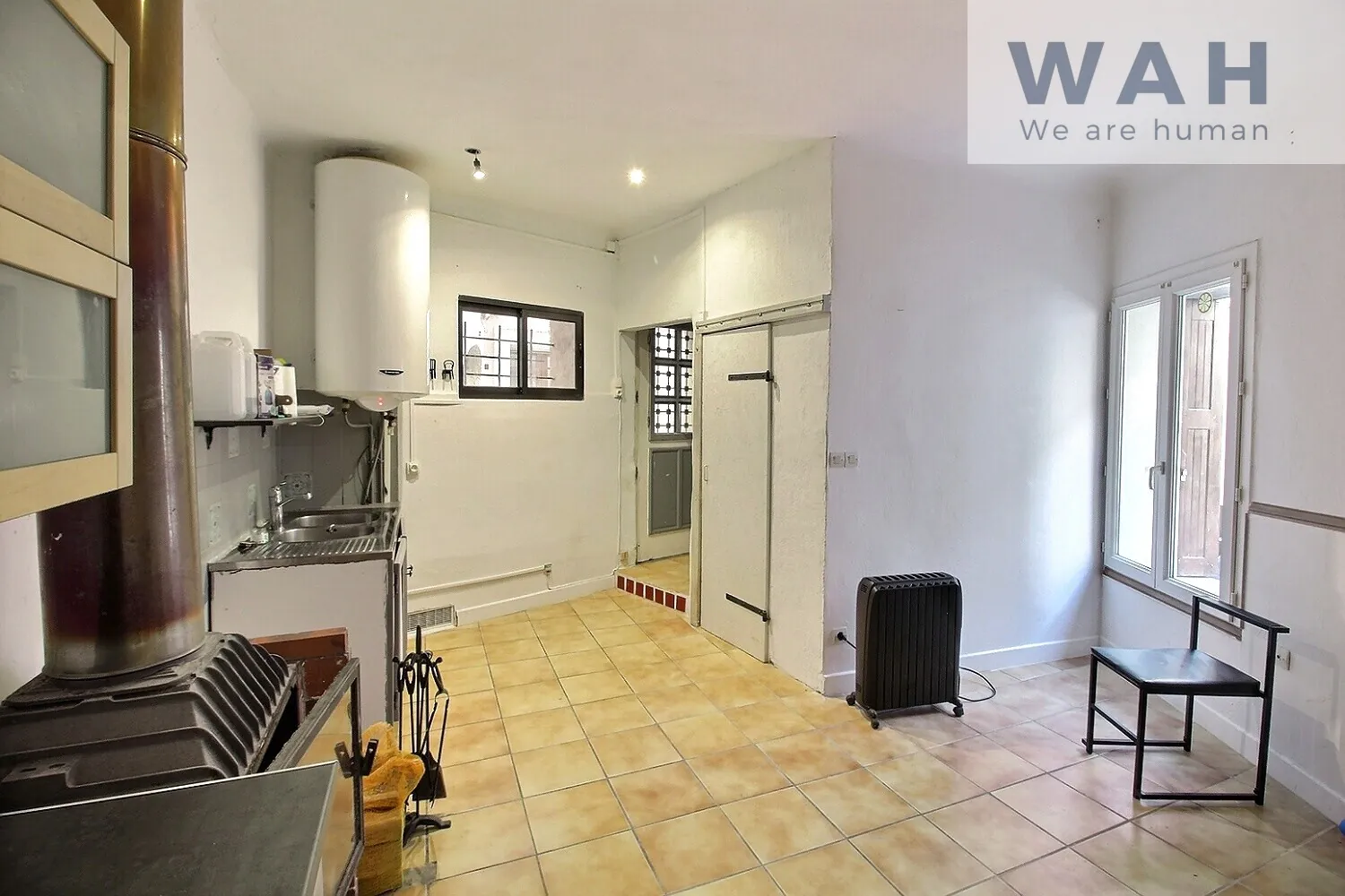 Maison de village à Fabrègues avec mezzanine et poêle à bois - Opportunité à proximité de Montpellier 