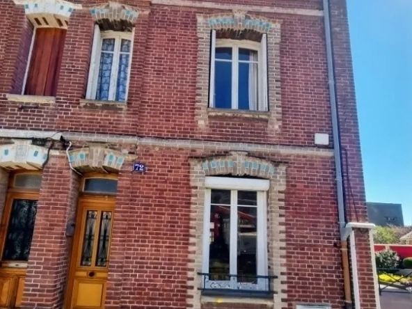 Maison de 97m² à Eu, centre-ville, 4 chambres et jardin à vendre