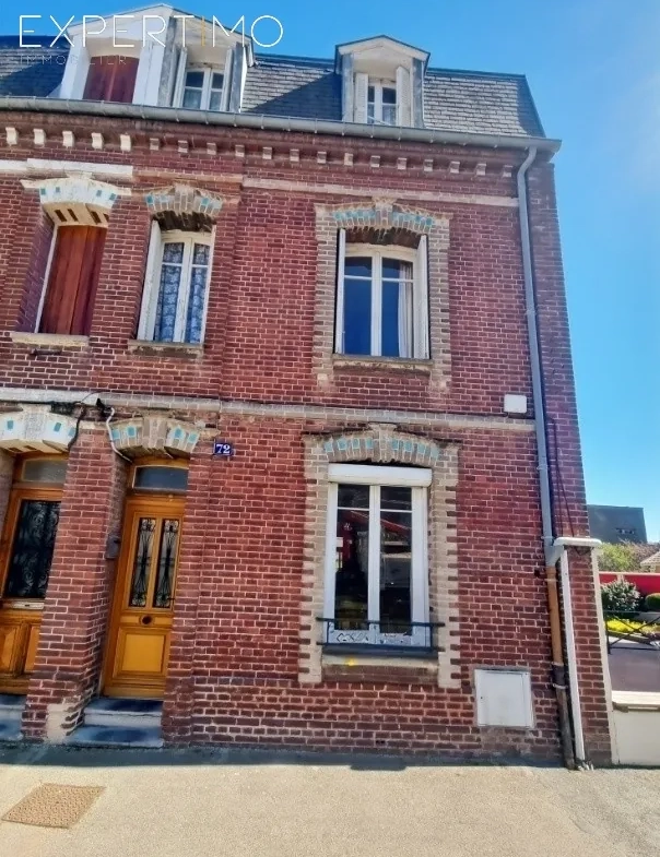 Maison de 97m² à Eu, centre-ville, 4 chambres et jardin à vendre 