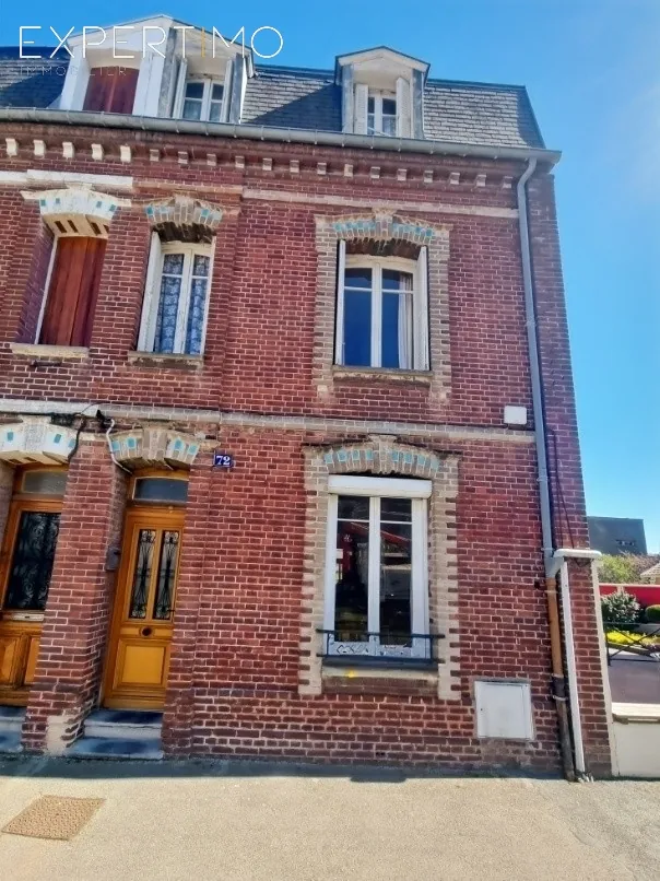 Maison de 97m² à Eu, centre-ville, 4 chambres et jardin à vendre 