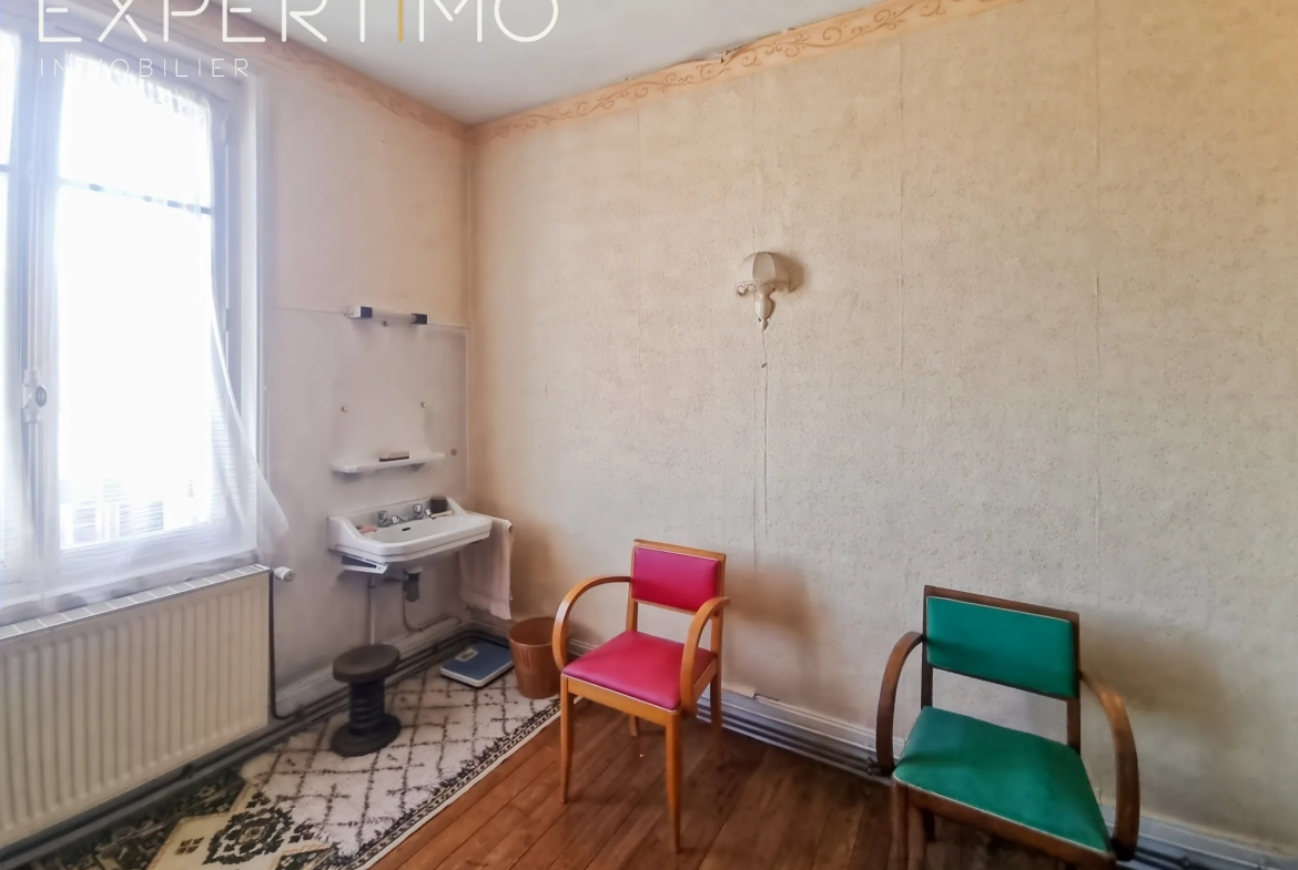 Maison de 97m² à Eu, centre-ville, 4 chambres et jardin à vendre 