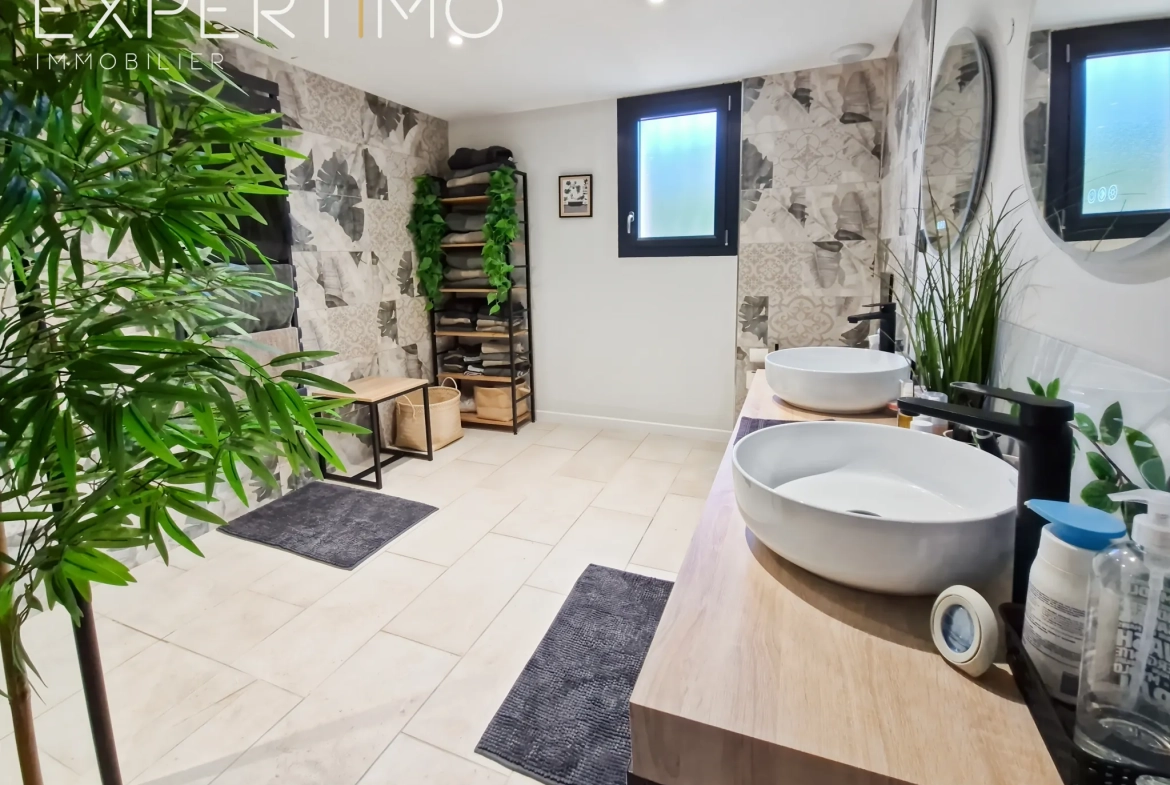 Maison de 200 m² avec piscine et terrain de 5000 m² à Tocane Saint Apre 