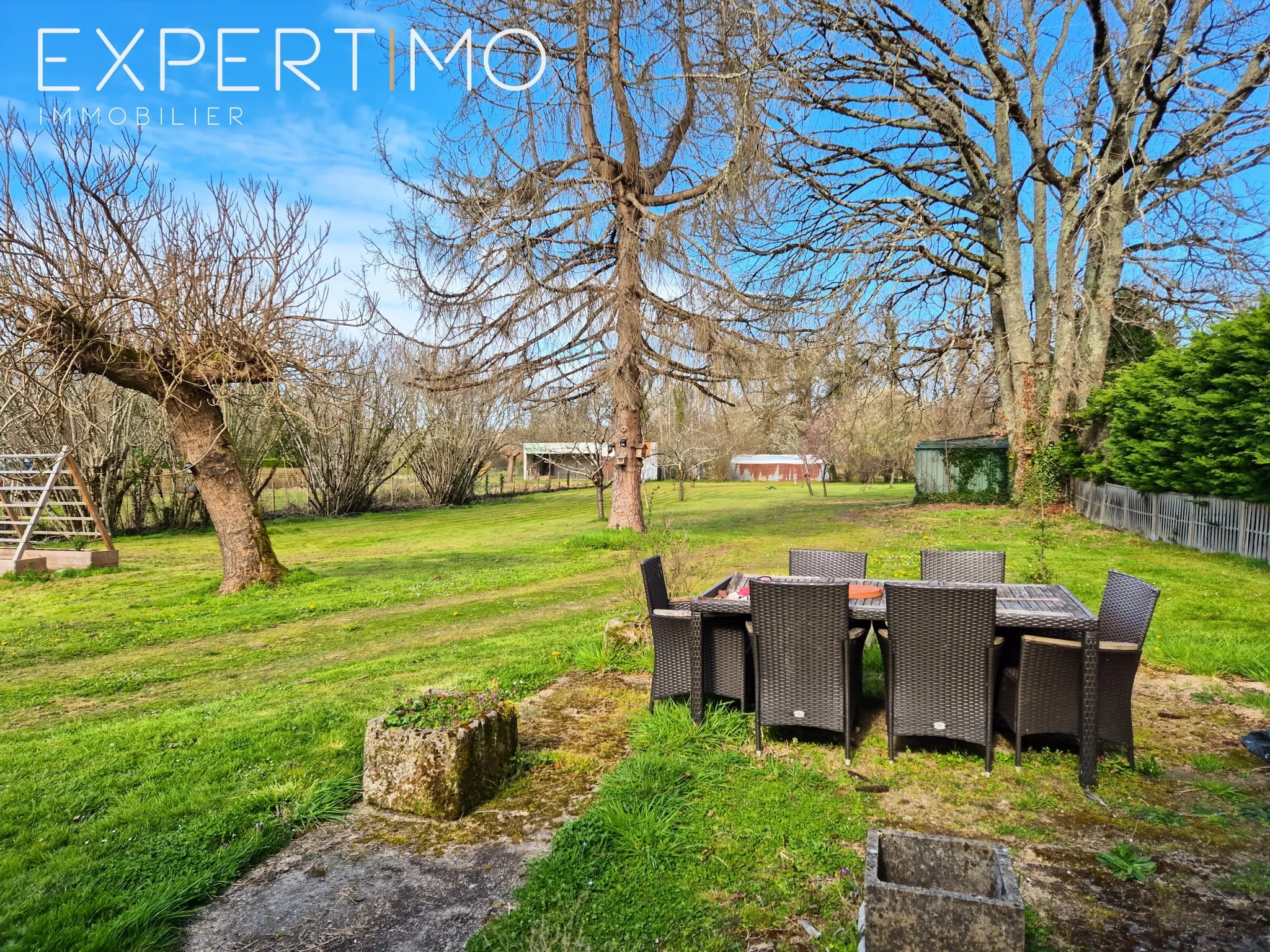Maison de 200 m² avec piscine et terrain de 5000 m² à Tocane Saint Apre 