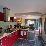 Maison atypique de 200 m² avec terrasse et vue sur les Pyrénées à Arles sur Tech