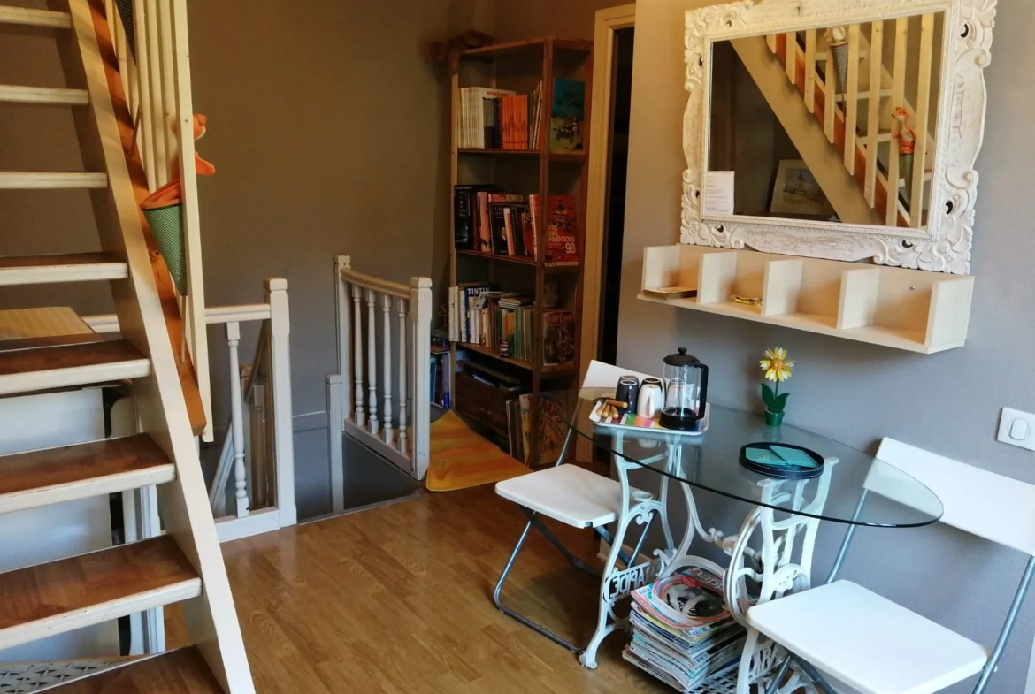 Maison atypique de 200 m² avec terrasse et vue sur les Pyrénées à Arles sur Tech 