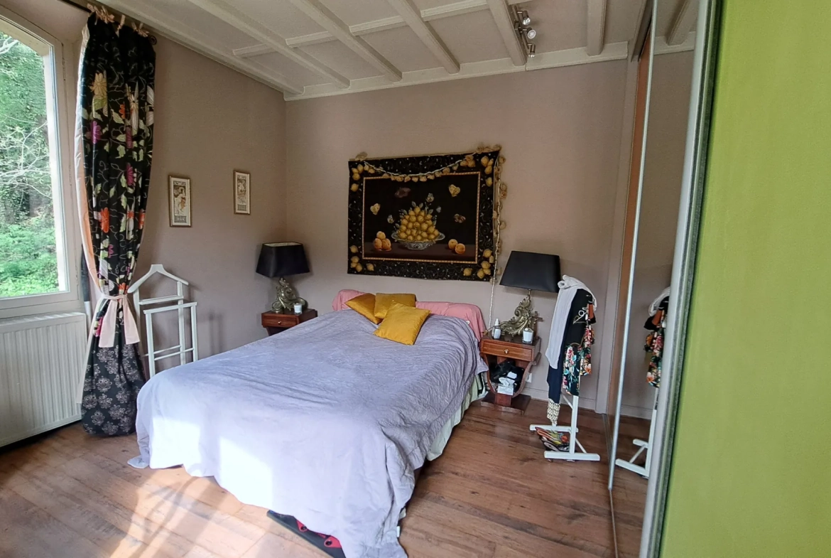Maison atypique de 200 m² avec terrasse et vue sur les Pyrénées à Arles sur Tech 