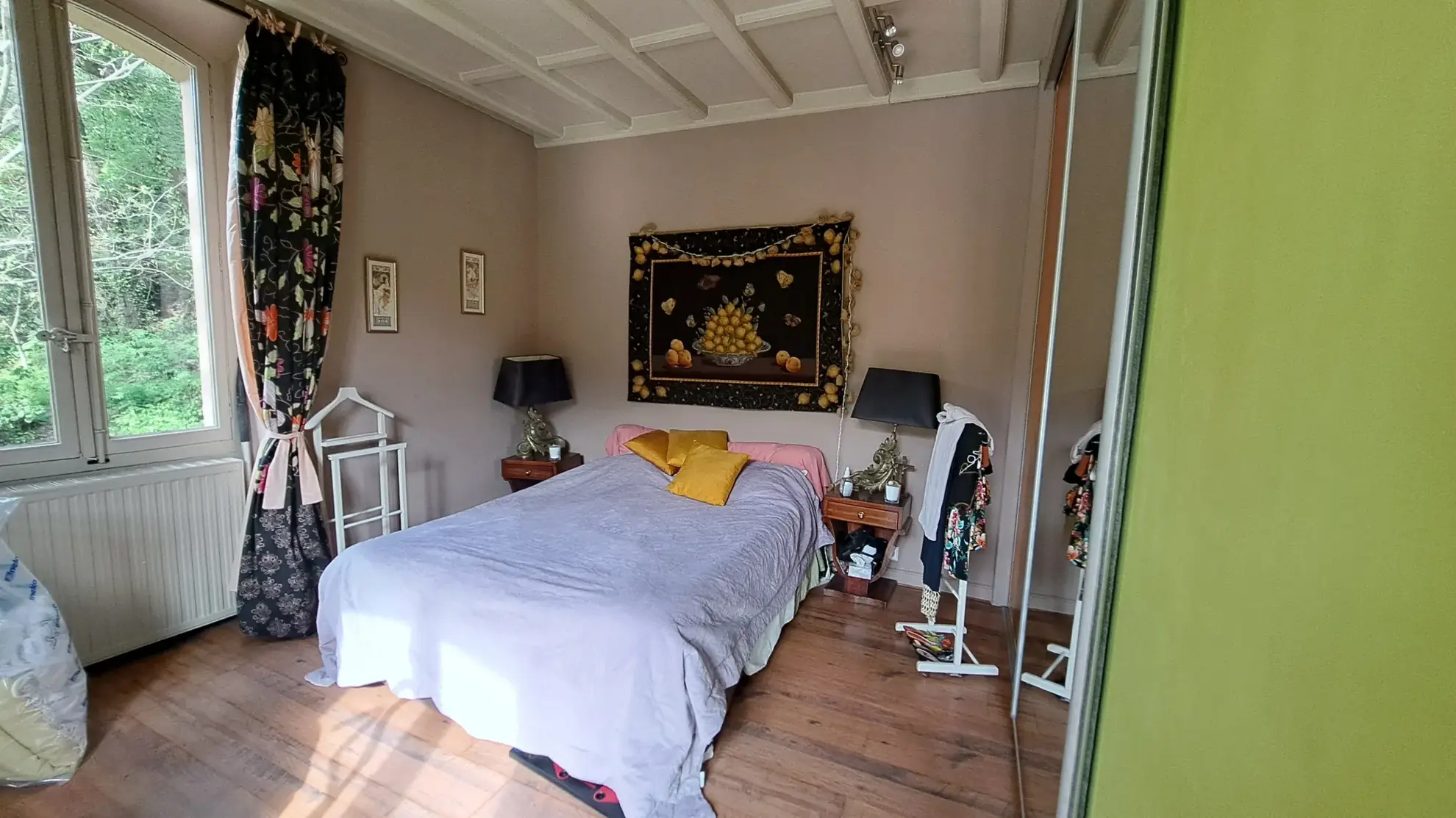 Maison atypique de 200 m² avec terrasse et vue sur les Pyrénées à Arles sur Tech 