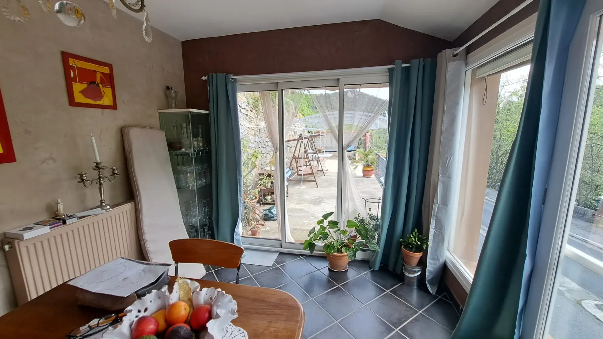 Maison atypique de 200 m² avec terrasse et vue sur les Pyrénées à Arles sur Tech 