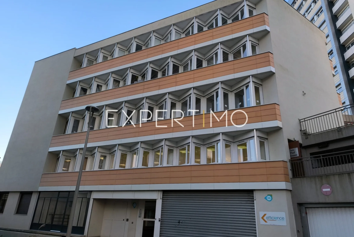 Appartement 3 pièces à vendre à Sèvres, dernier étage, bon standing 