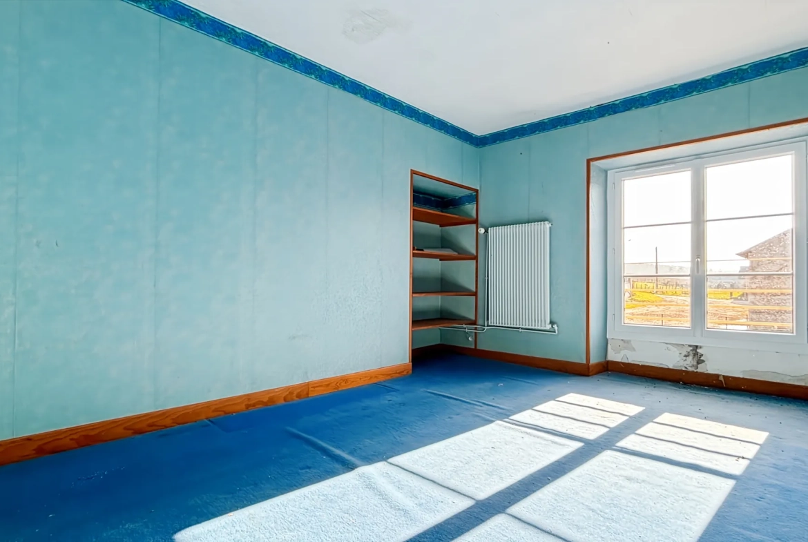 Maison à vendre de 170 m² avec grand potentiel, garage et annexes à Etampes 