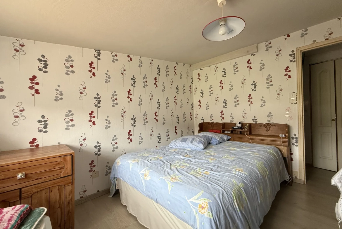 Maison familiale de 187 m² avec jardin et garage à Pontchardon 